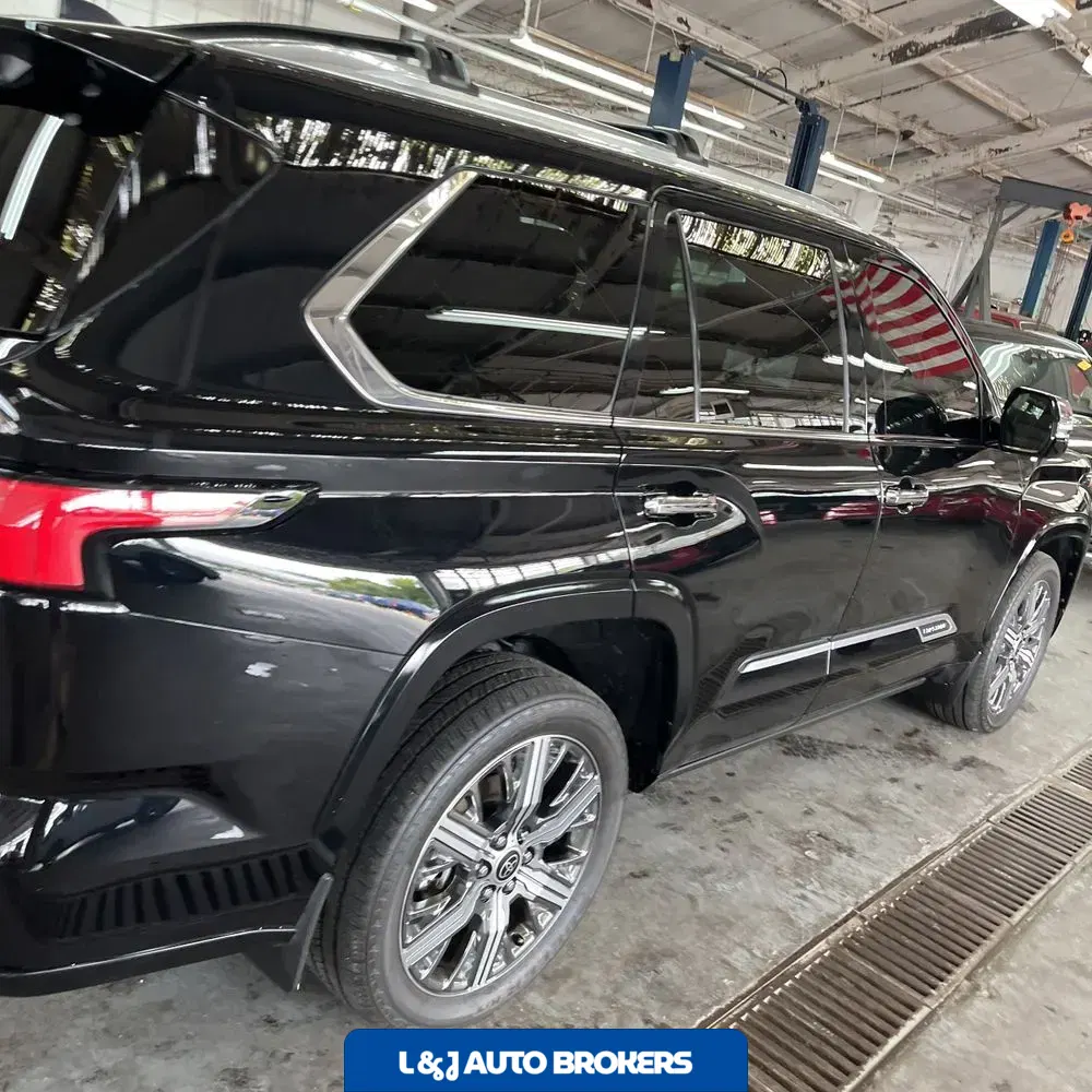 2024 Toyota Sequoia Capstone