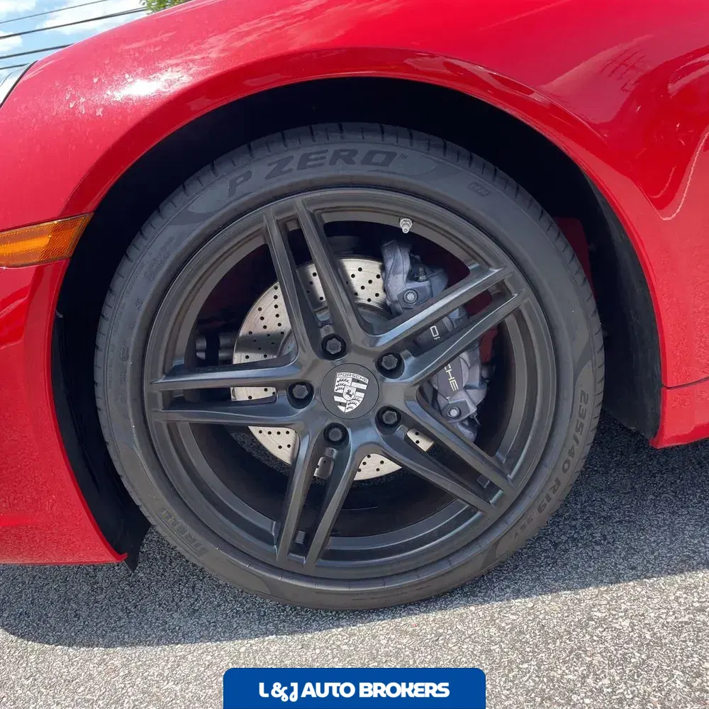 2019 Porsche 911 Carrera