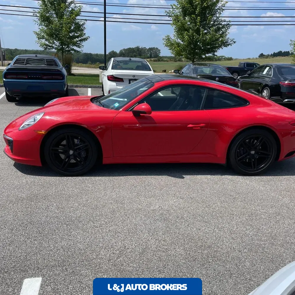 2019 Porsche 911 Carrera