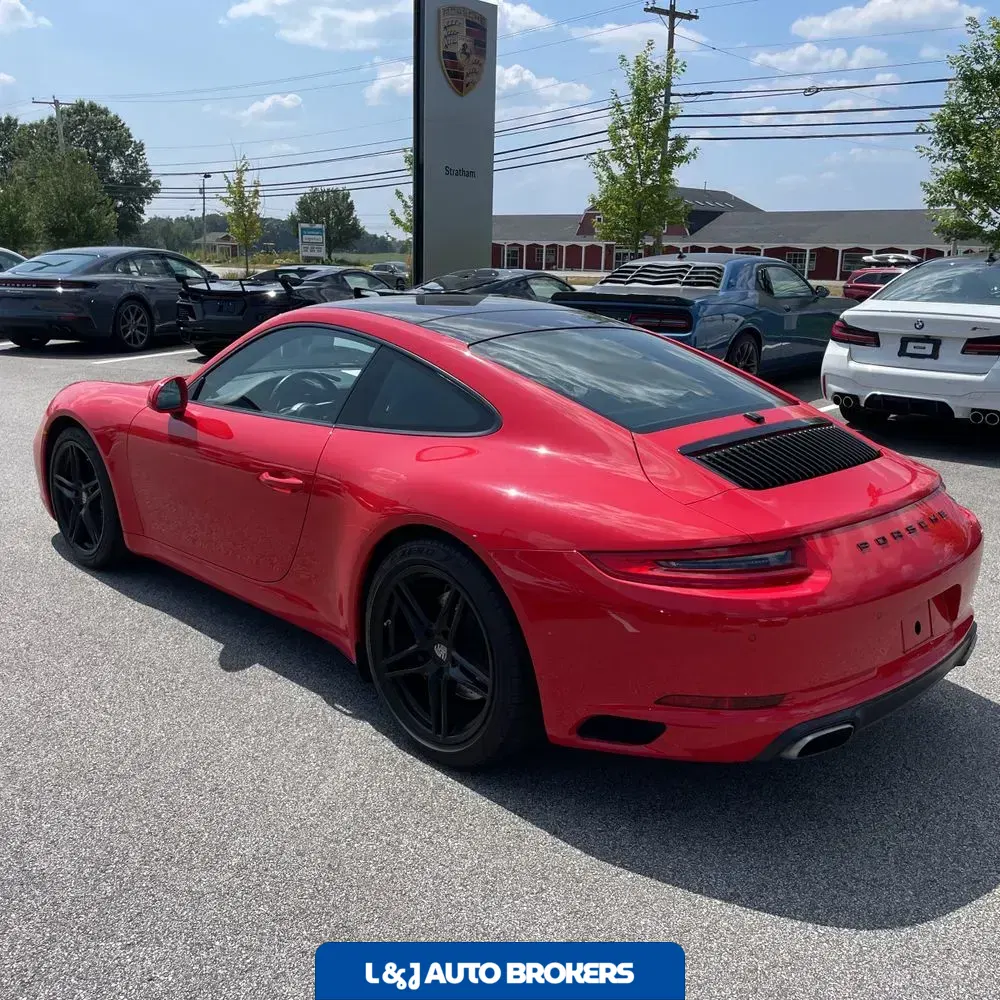 2019 Porsche 911 Carrera