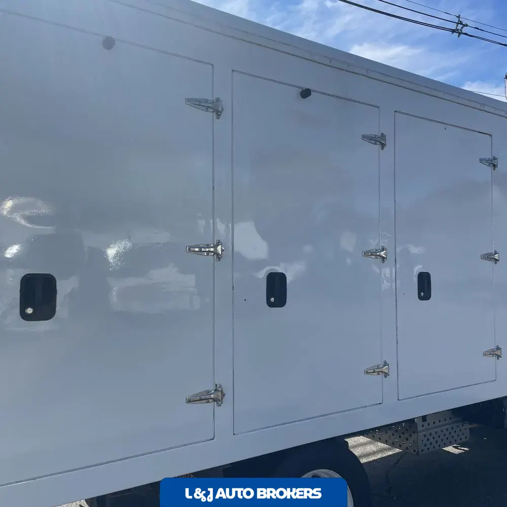 2022 Chevrolet Refrigerator box truck 4500
