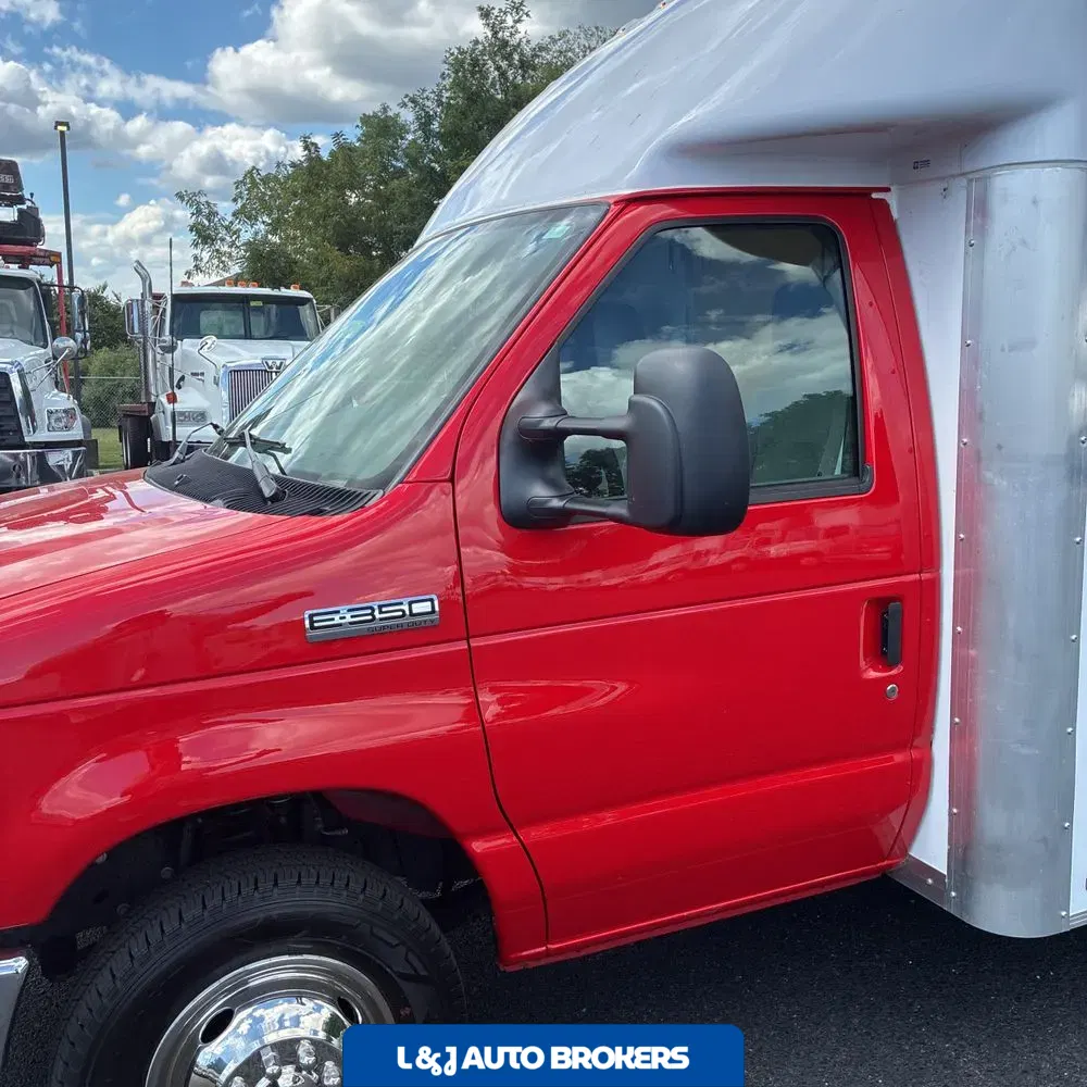 2025 Ford Commercial Vans E350