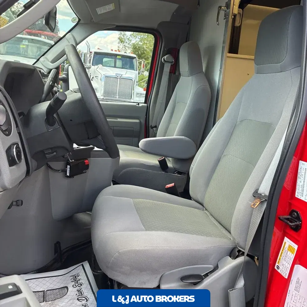 2025 Ford Commercial Vans E350