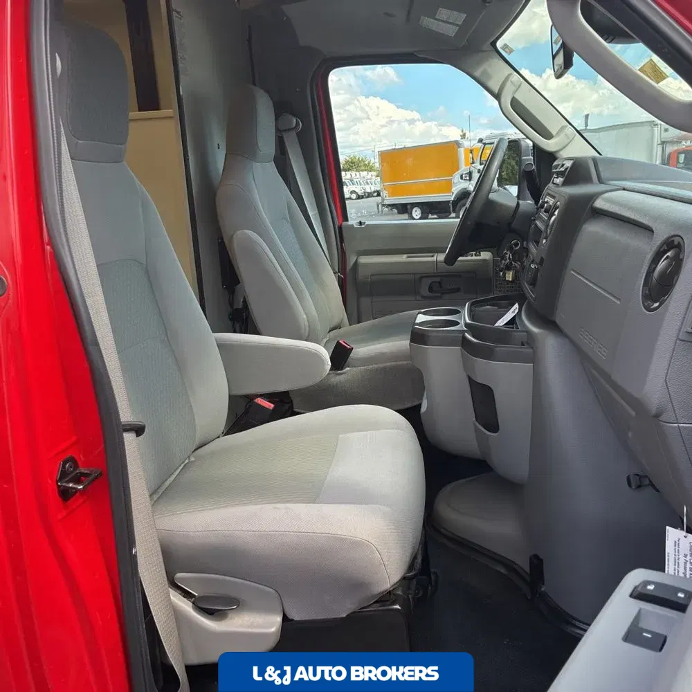 2025 Ford Commercial Vans E350