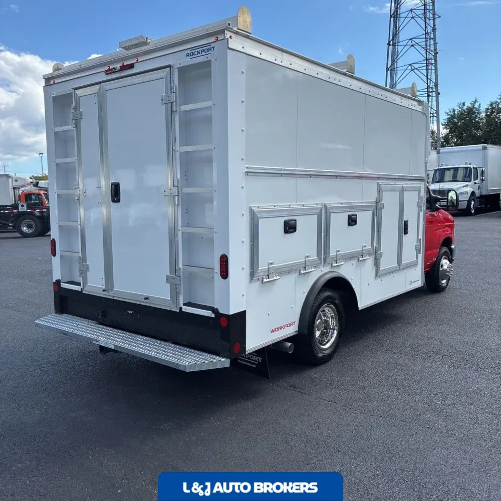 2025 Ford Commercial Vans E350