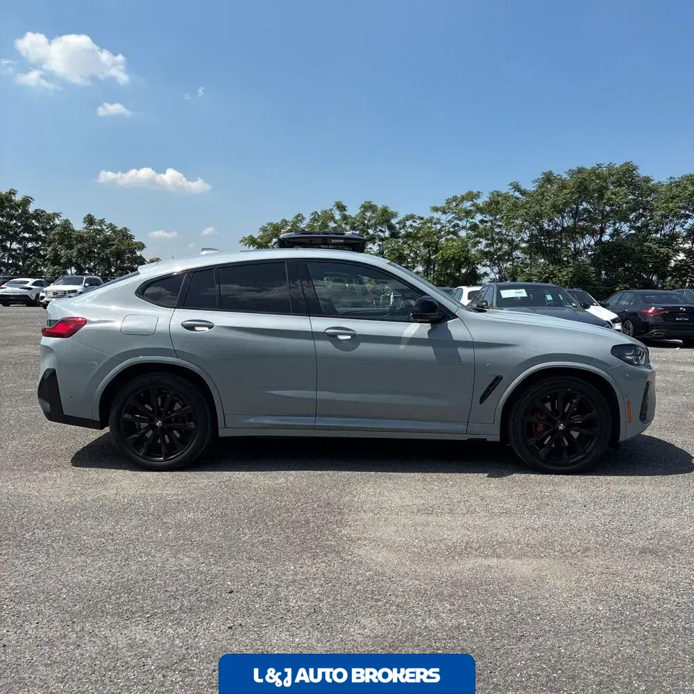 2024 BMW X4 M40i
