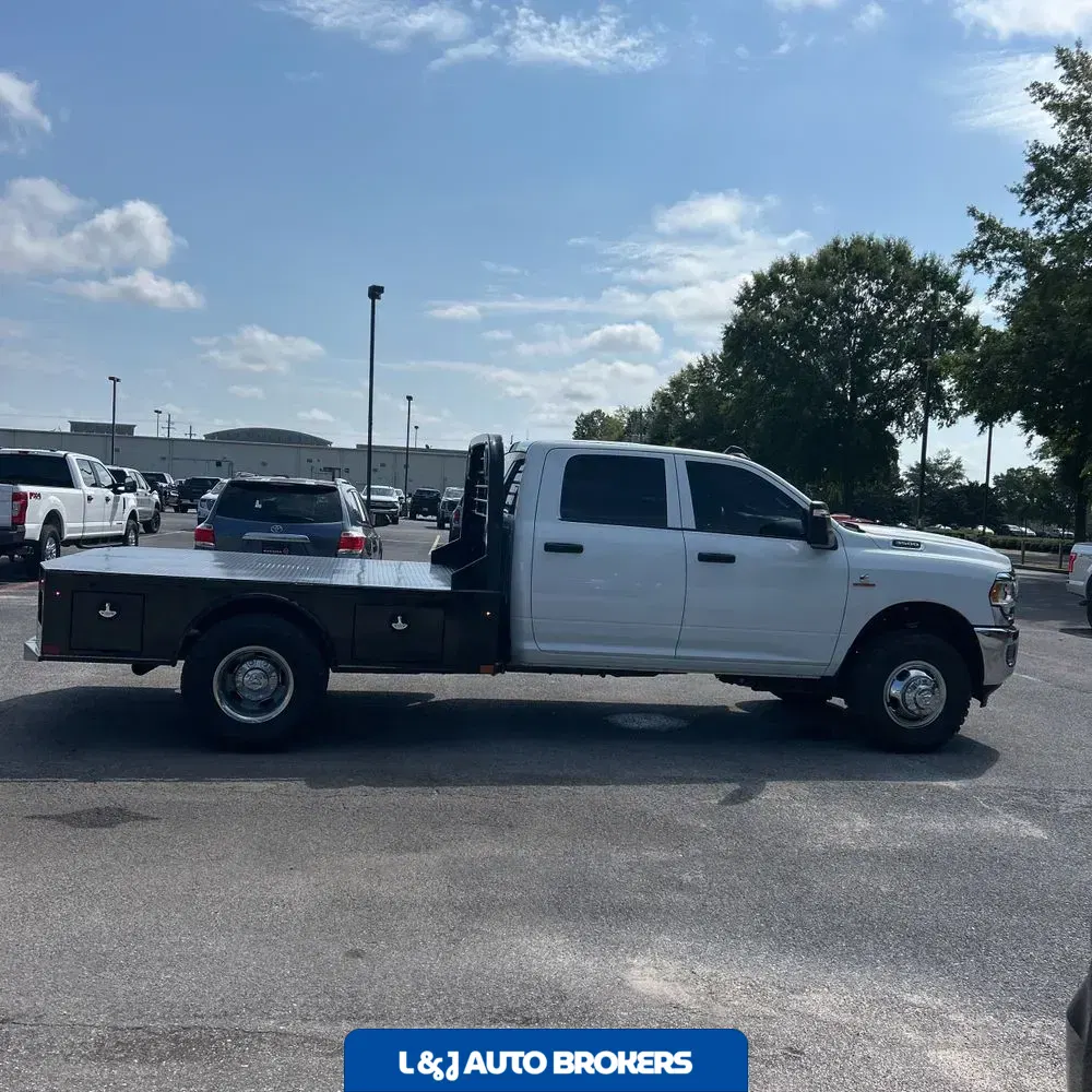 2024 Ram 3500 Cab/Chassis Tradesman