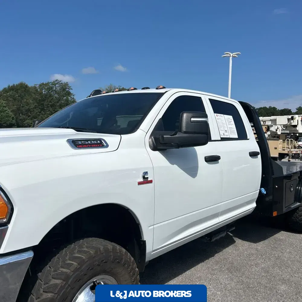 2024 Ram 3500 Cab/Chassis Tradesman