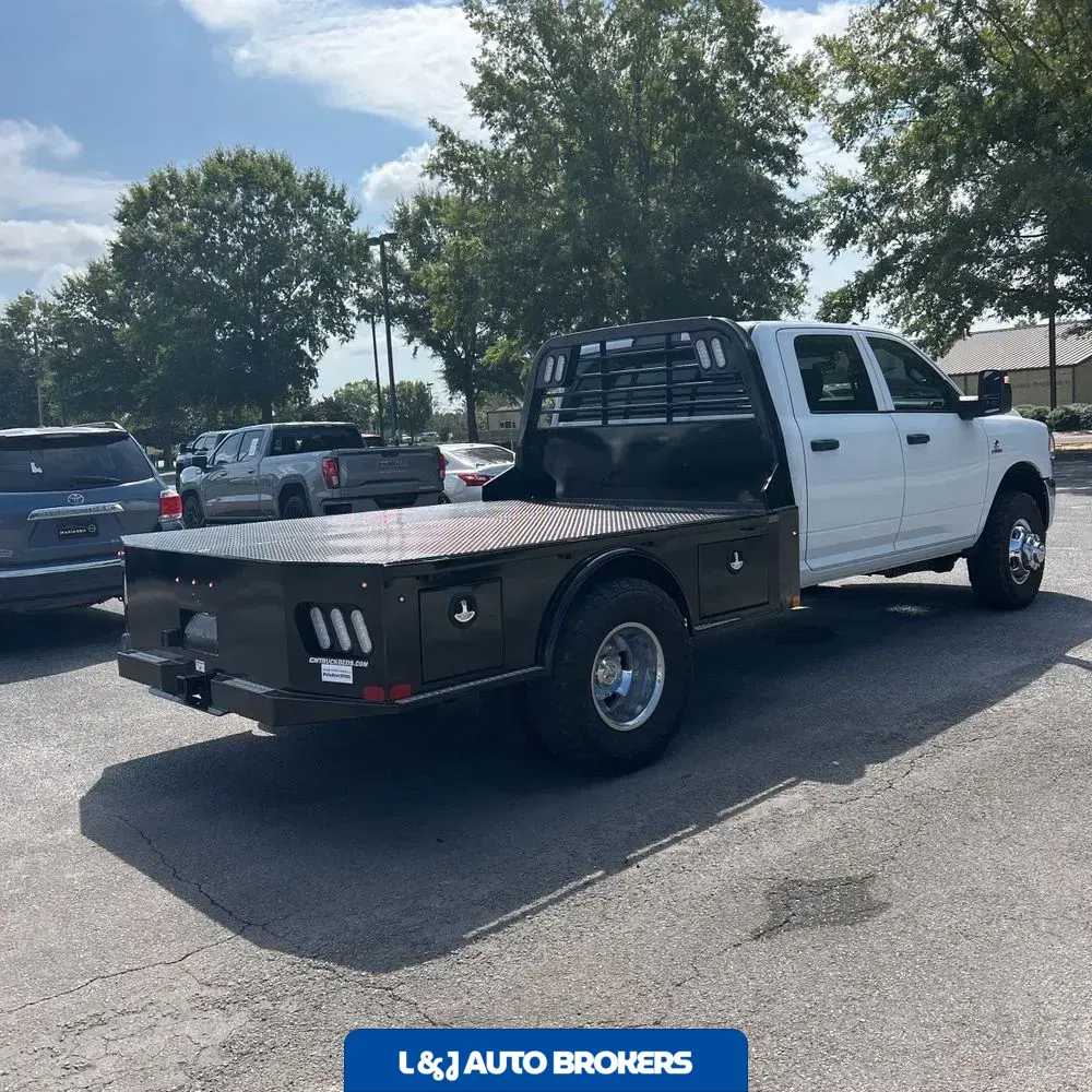 2024 Ram 3500 Cab/Chassis Tradesman