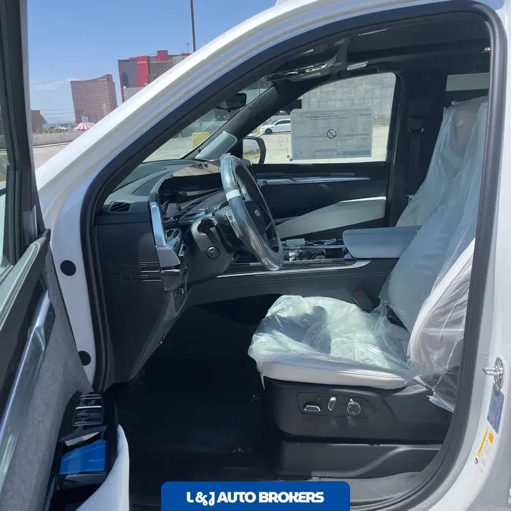 2025 Cadillac Escalade-V ESV Base