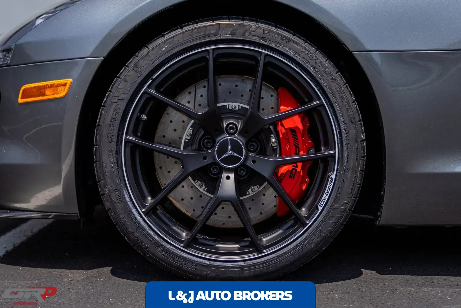 2015 Mercedes-Benz SLS AMG GT Roadster Final Edition
