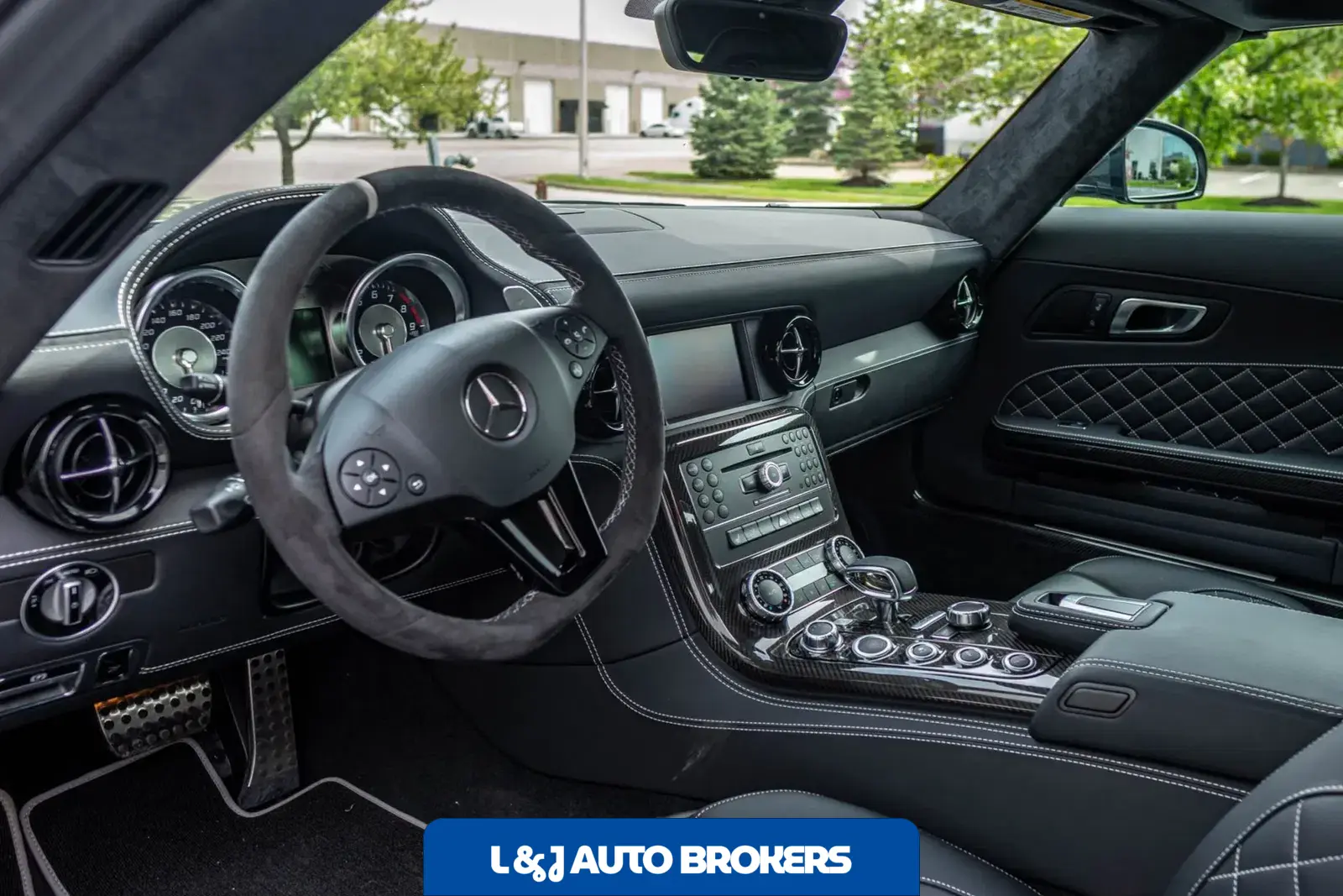 2015 Mercedes-Benz SLS AMG GT Roadster Final Edition