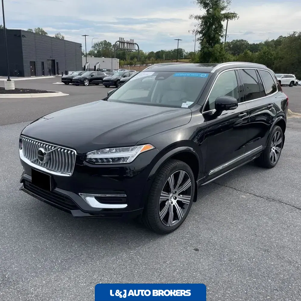2023 Volvo XC90 T8 - Plus