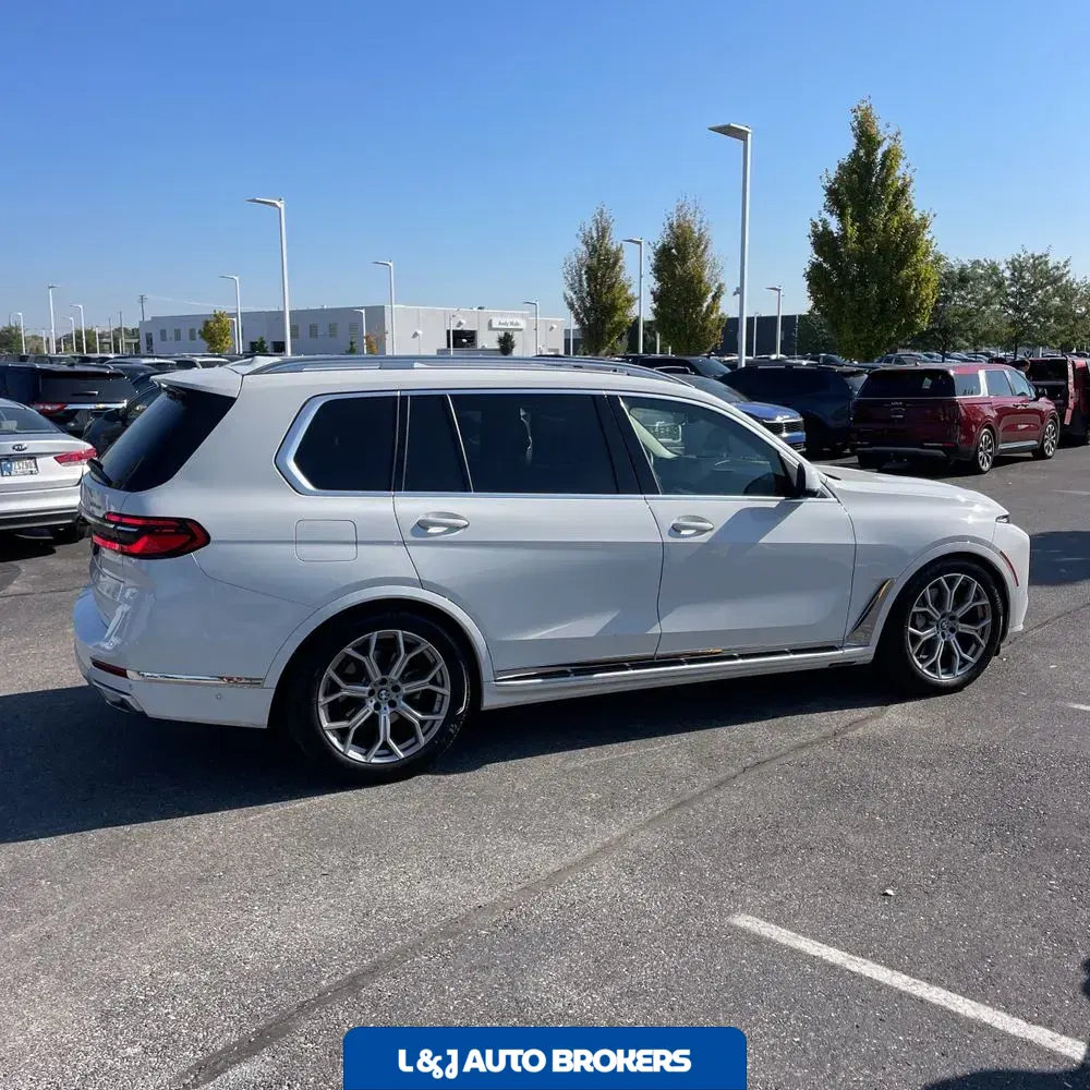 2025 BMW X7 XDrive40i