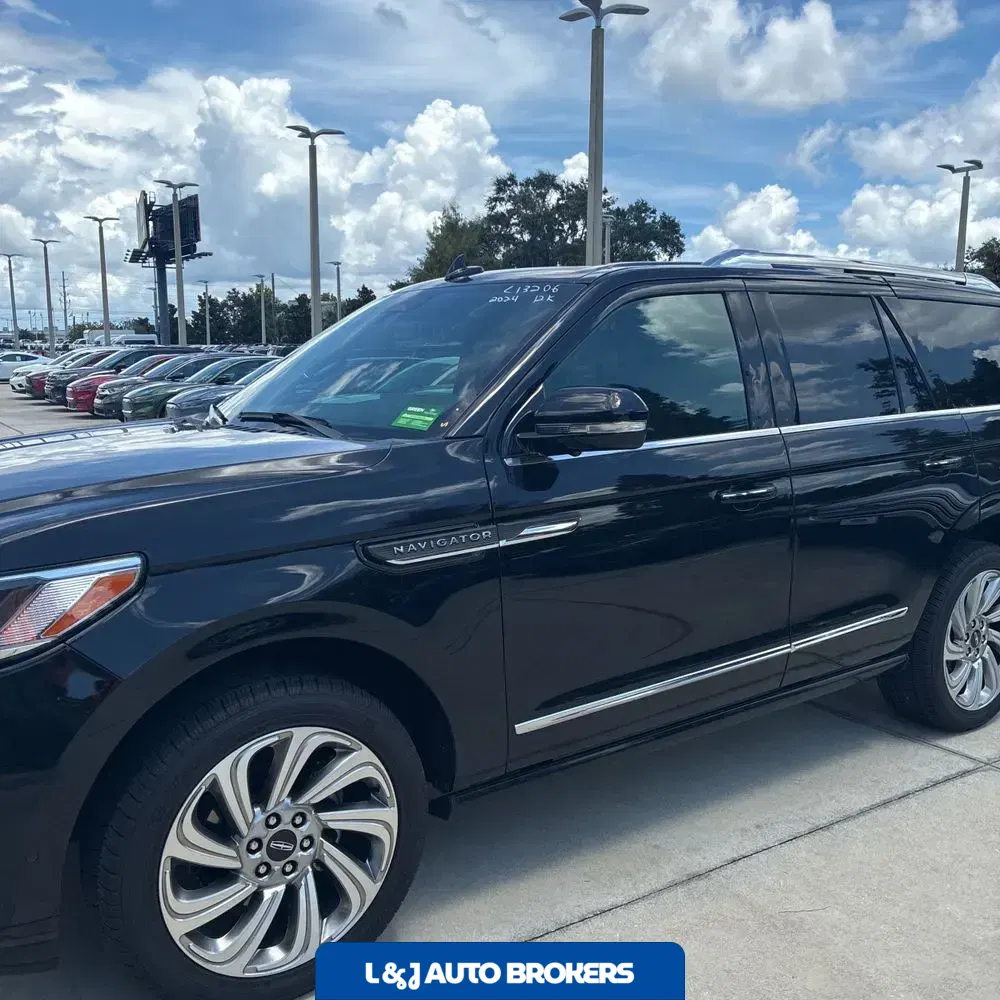 2024 Lincoln Navigator Premiere