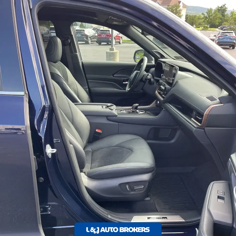 2024 Toyota Grand Highlander Hybrid MAX Platinum