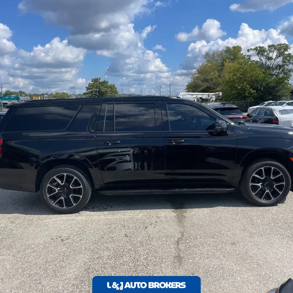 2021 Chevrolet Suburban RST