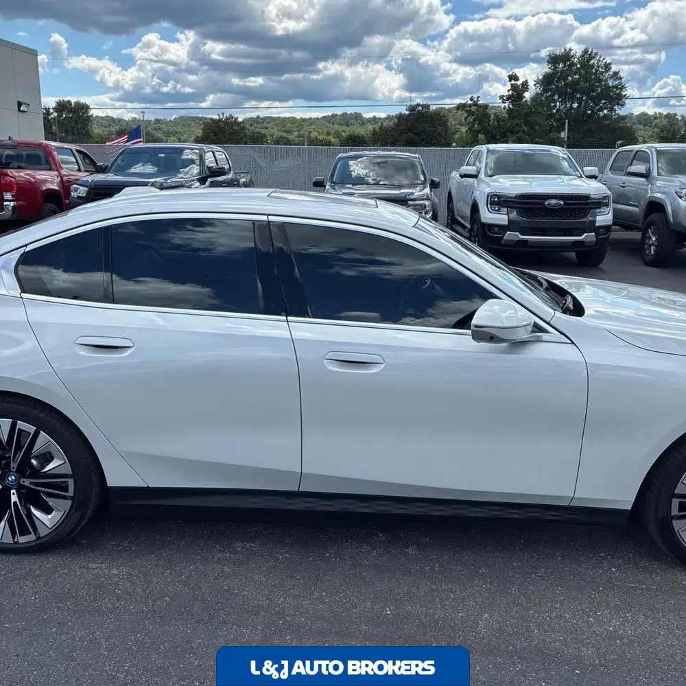 2025 BMW i5 xDrive40
