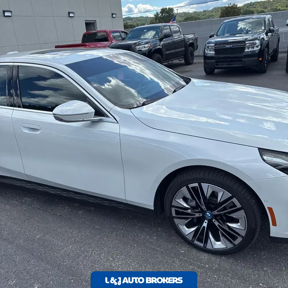 2025 BMW i5 xDrive40