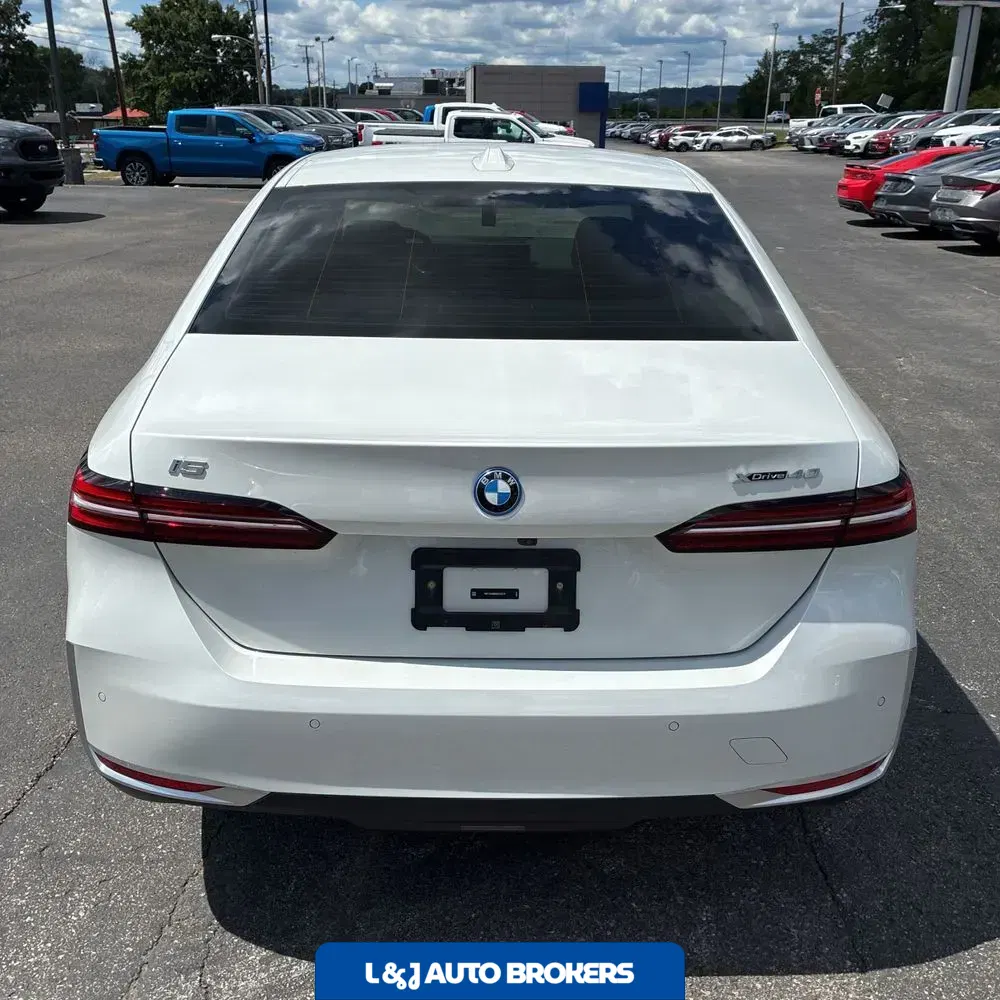 2025 BMW i5 xDrive40