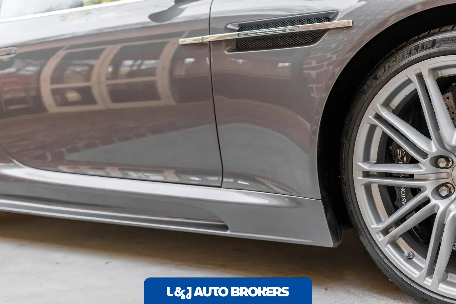 2009 Aston Martin DBS 6-Speed
