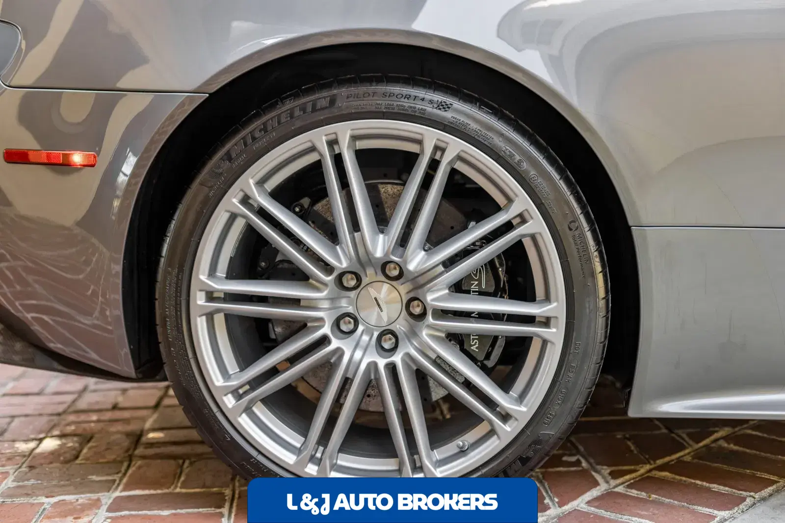 2009 Aston Martin DBS 6-Speed