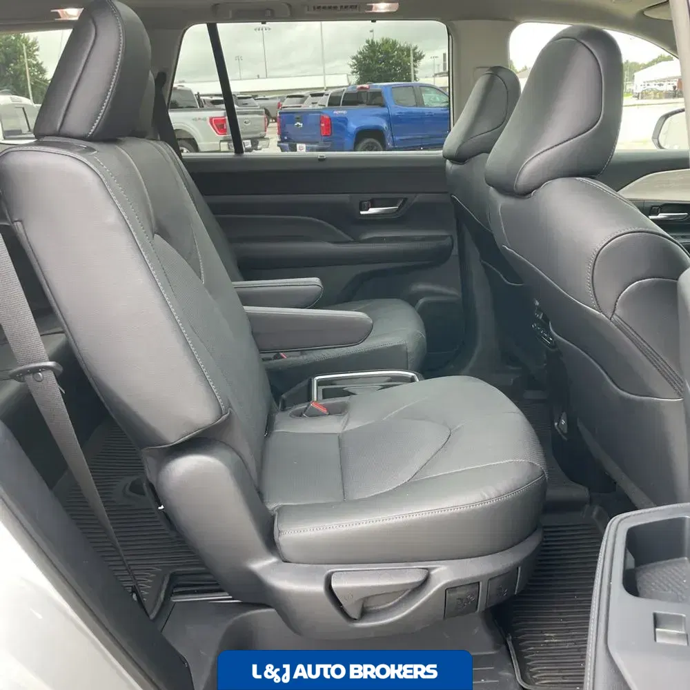 2025 Toyota Grand Highlander Platinum