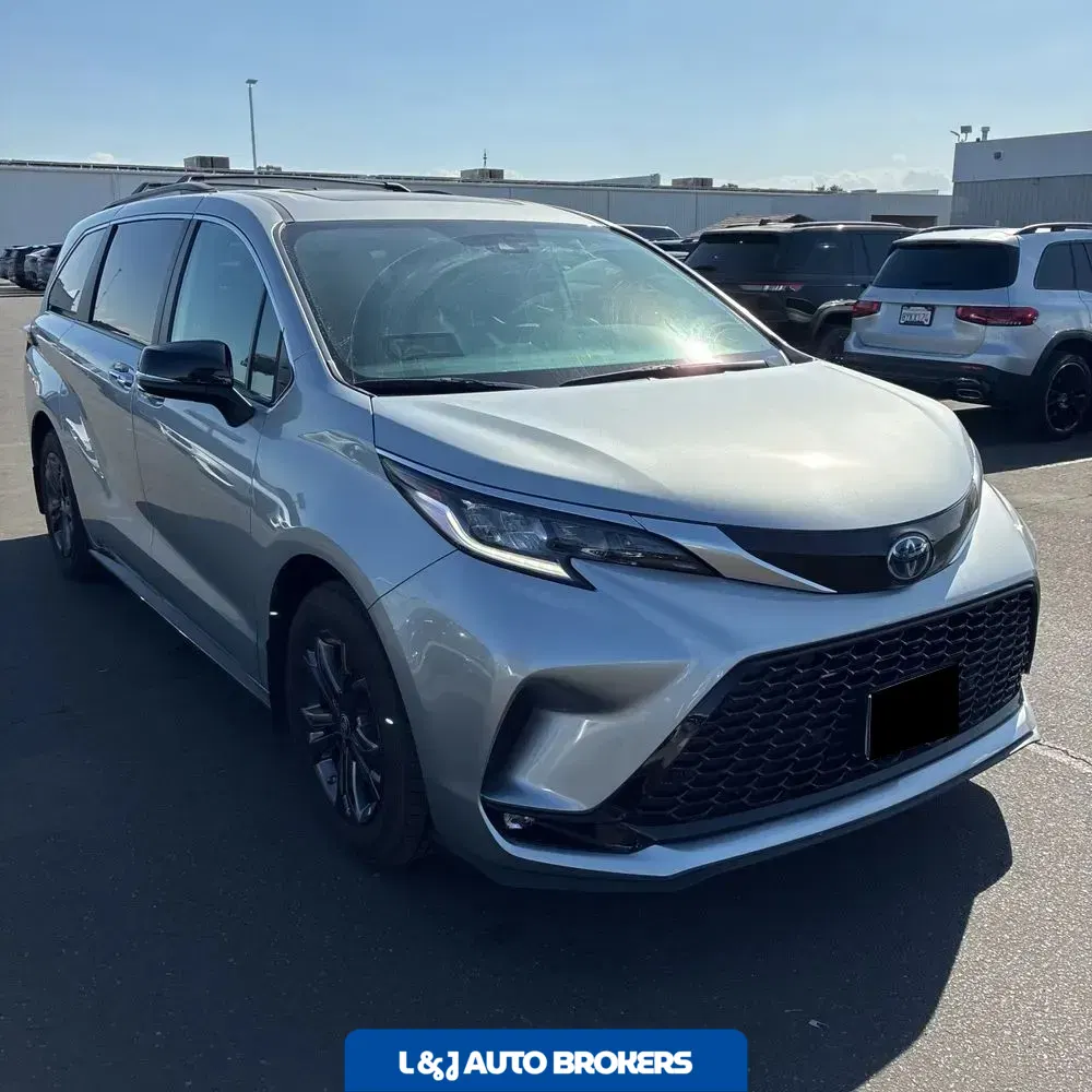 2024 Toyota Sienna XSE 7-Passenger