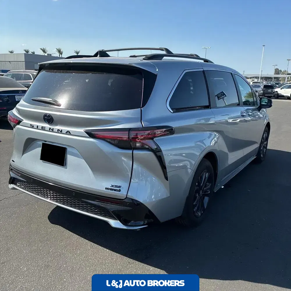 2024 Toyota Sienna XSE 7-Passenger