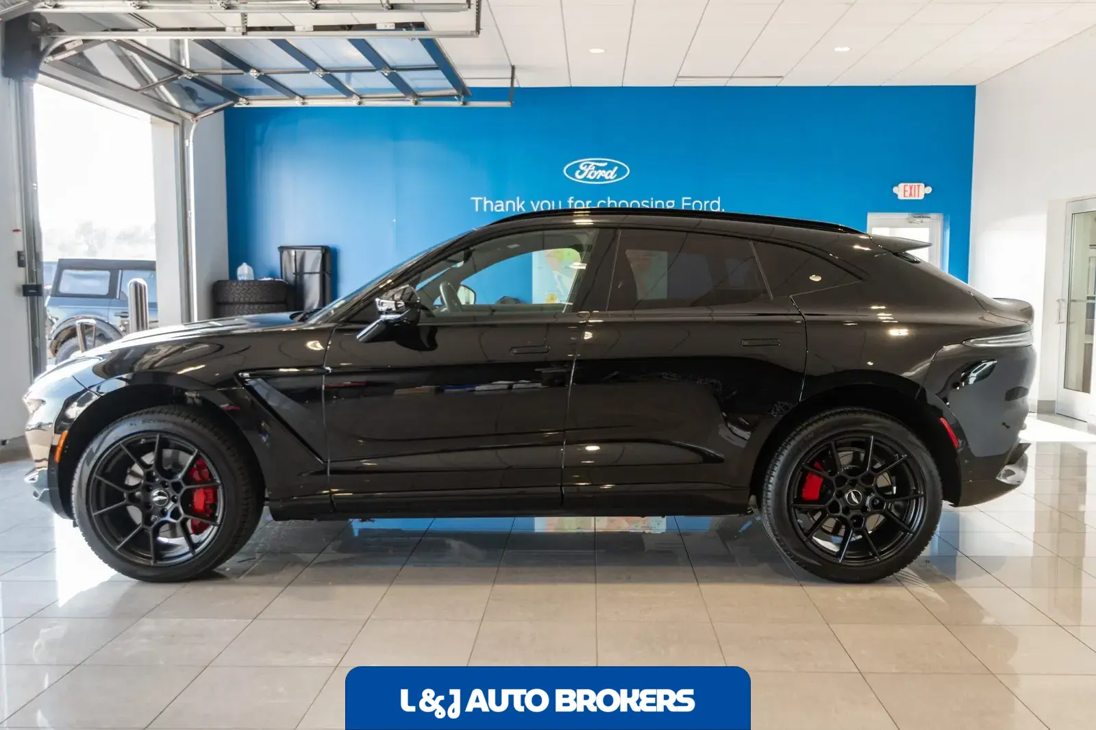 2021 Aston Martin DBX