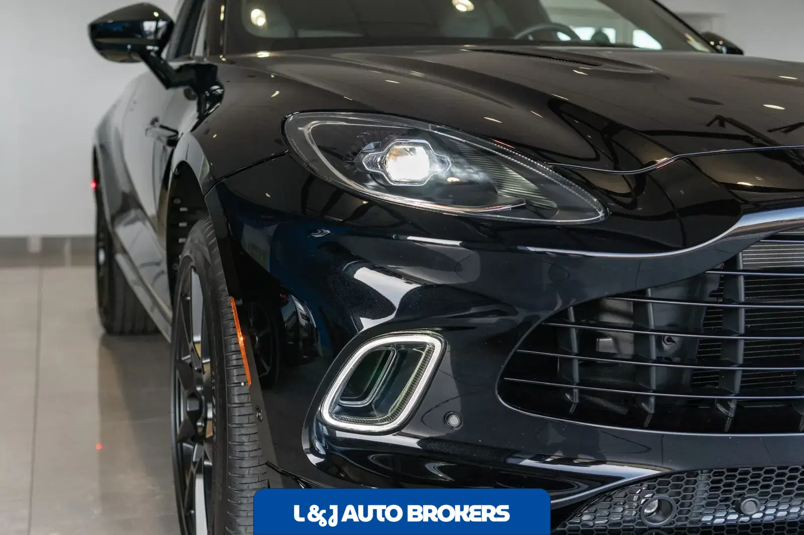 2021 Aston Martin DBX