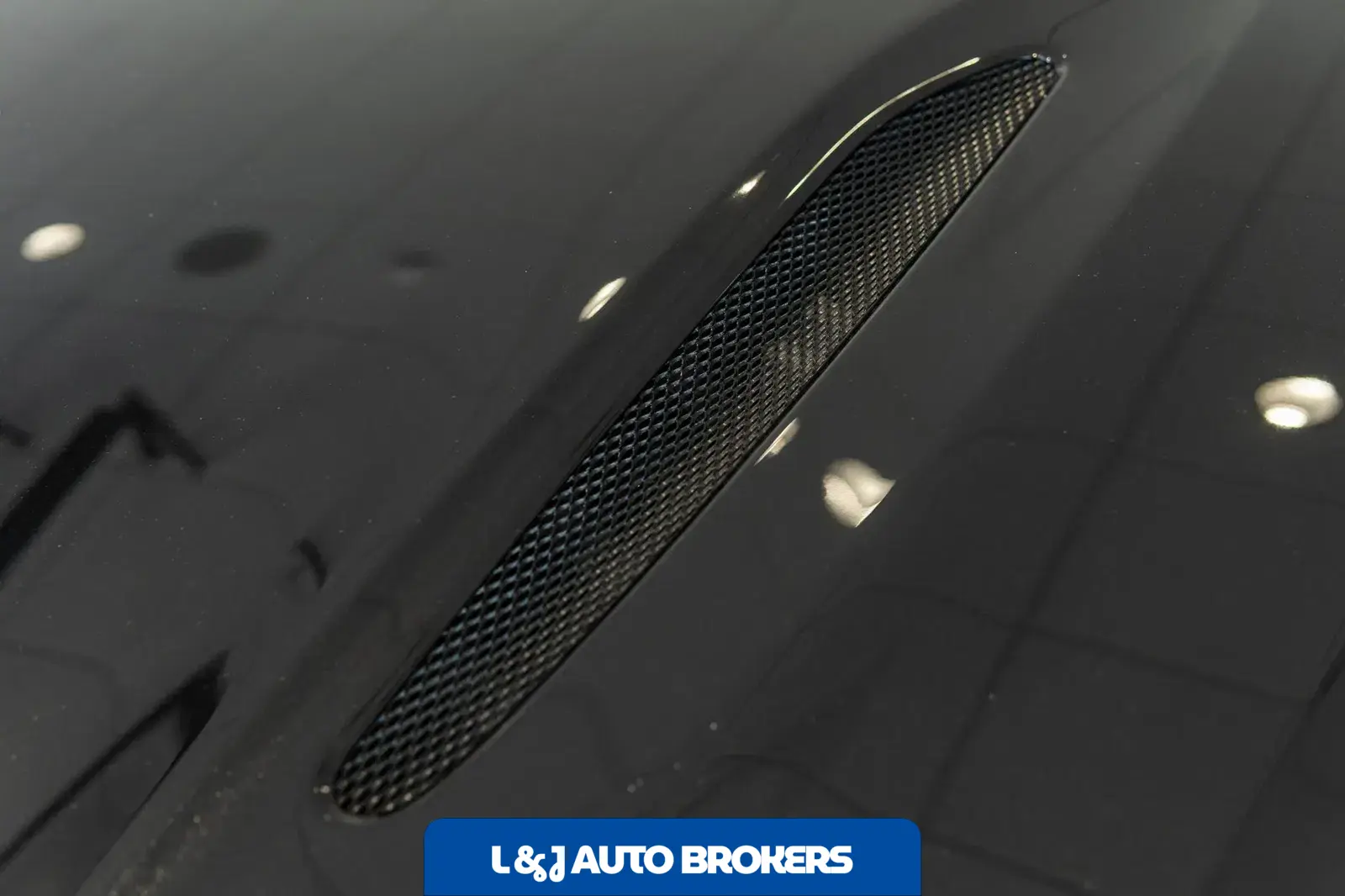 2021 Aston Martin DBX