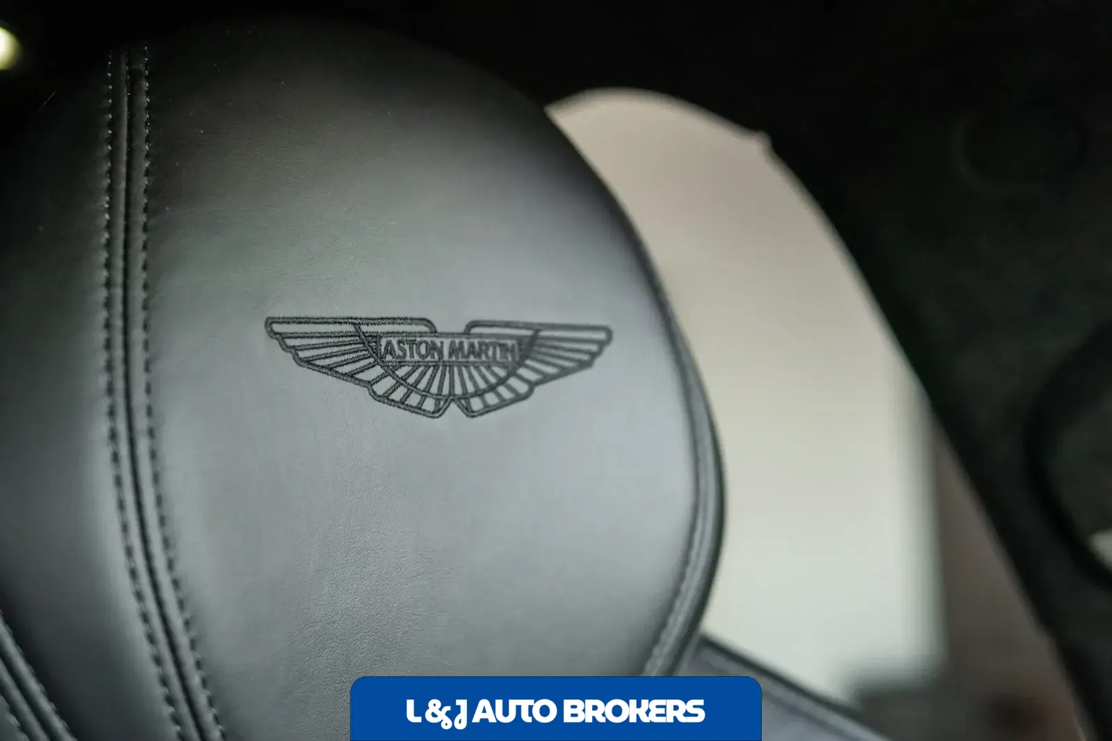 2021 Aston Martin DBX