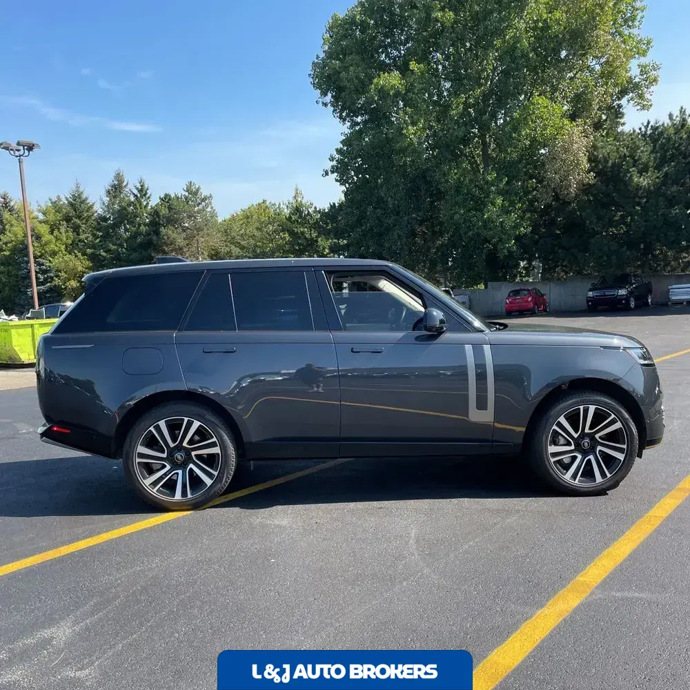 2023 Land Rover Range Rover P530 SE
