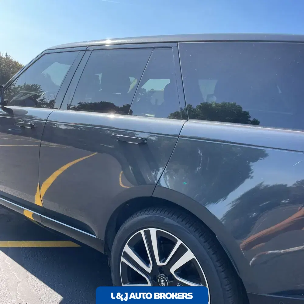 2023 Land Rover Range Rover P530 SE