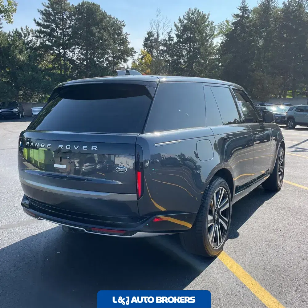 2023 Land Rover Range Rover P530 SE