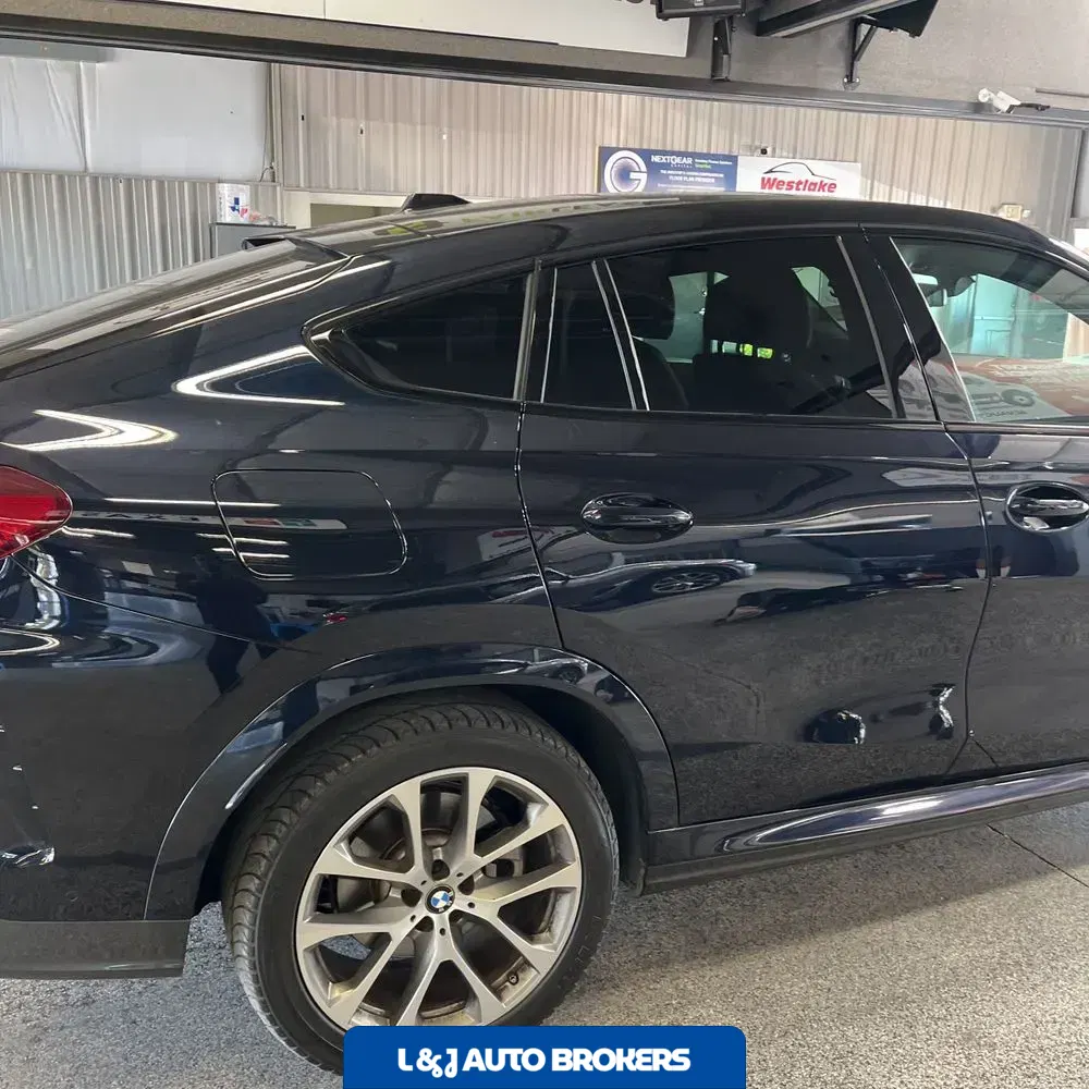 2025 BMW X6 XDrive40i