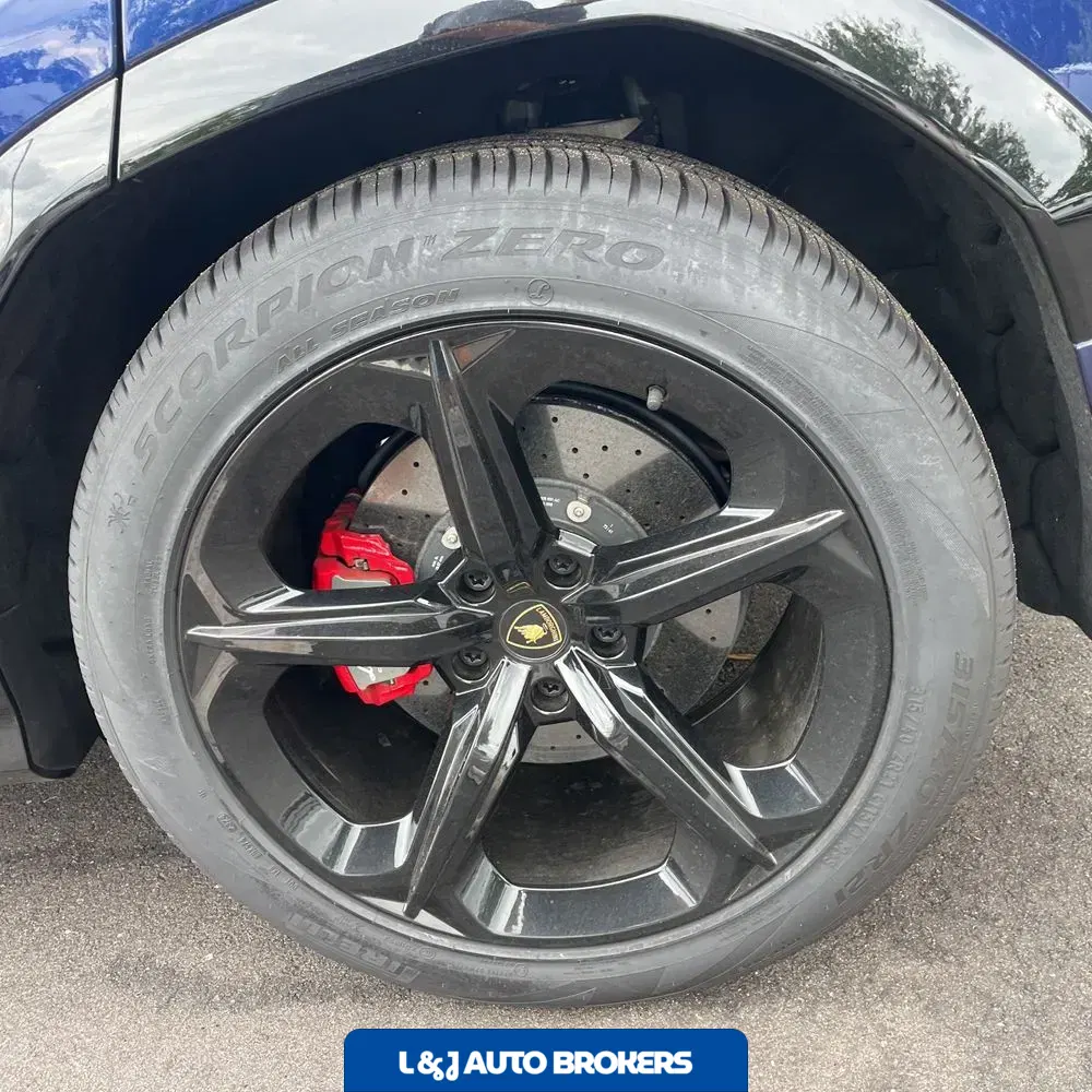 2021 Lamborghini Urus Base