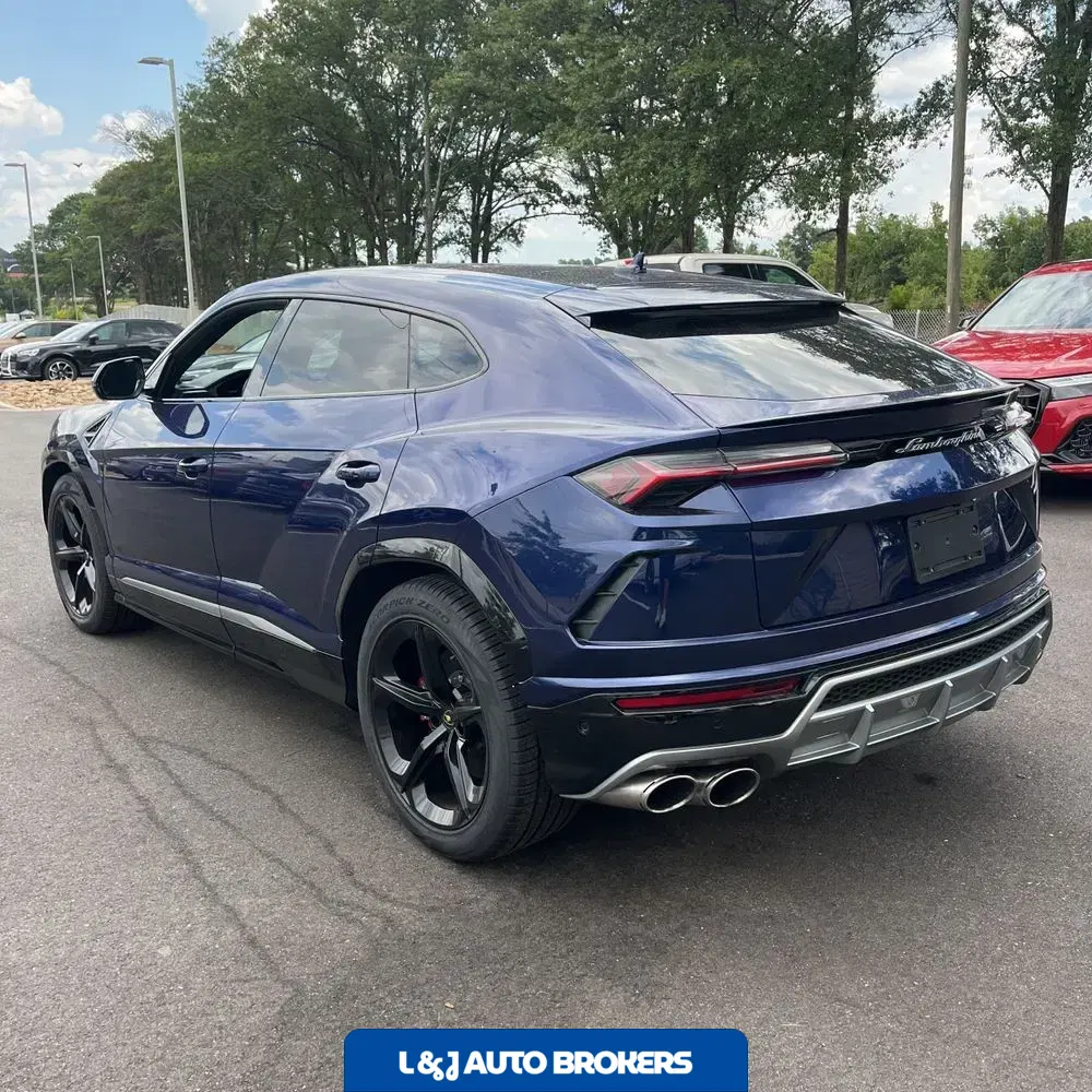 2021 Lamborghini Urus Base