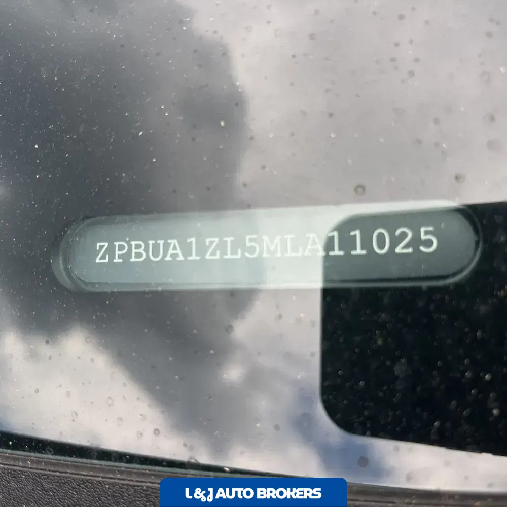 2021 Lamborghini Urus Base