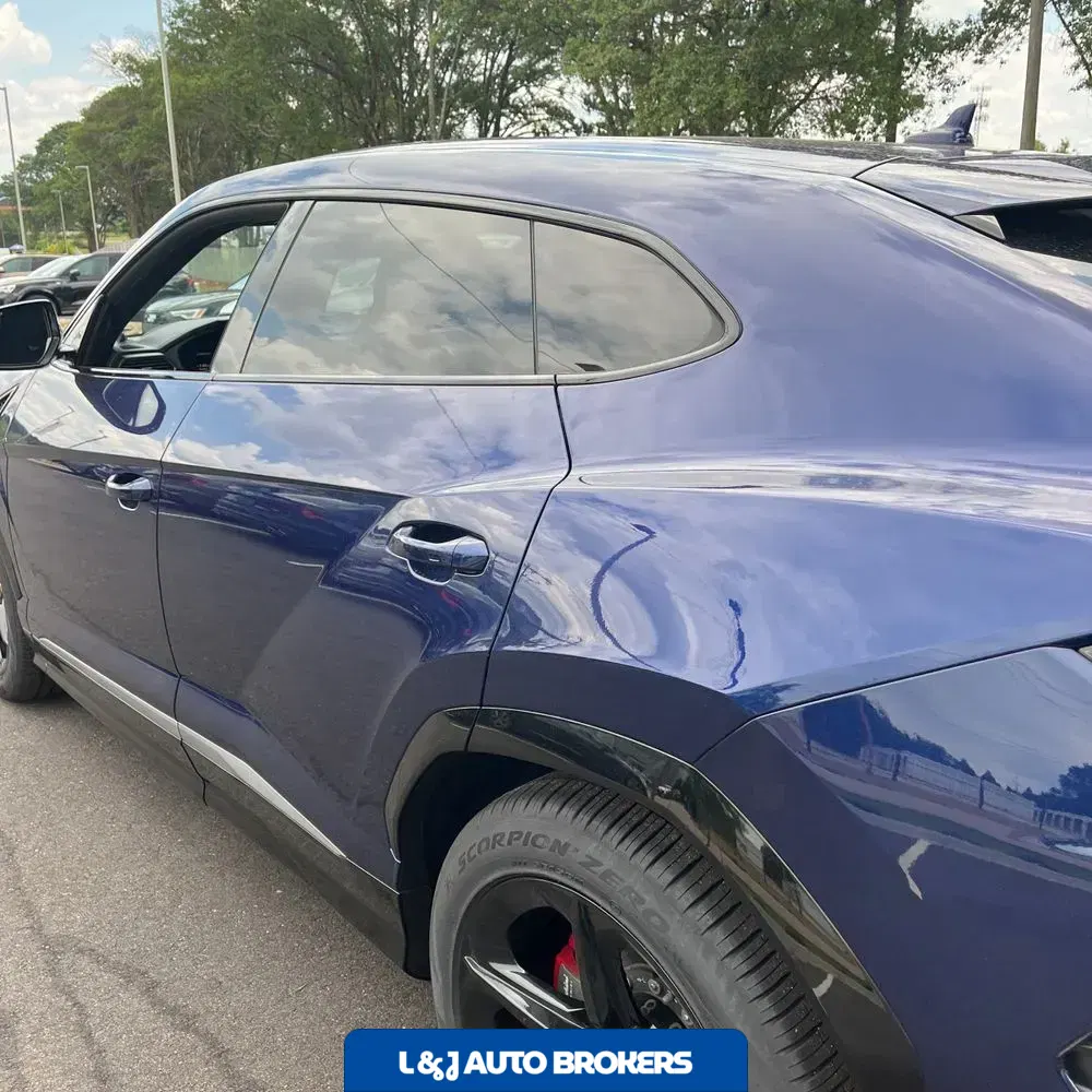 2021 Lamborghini Urus Base