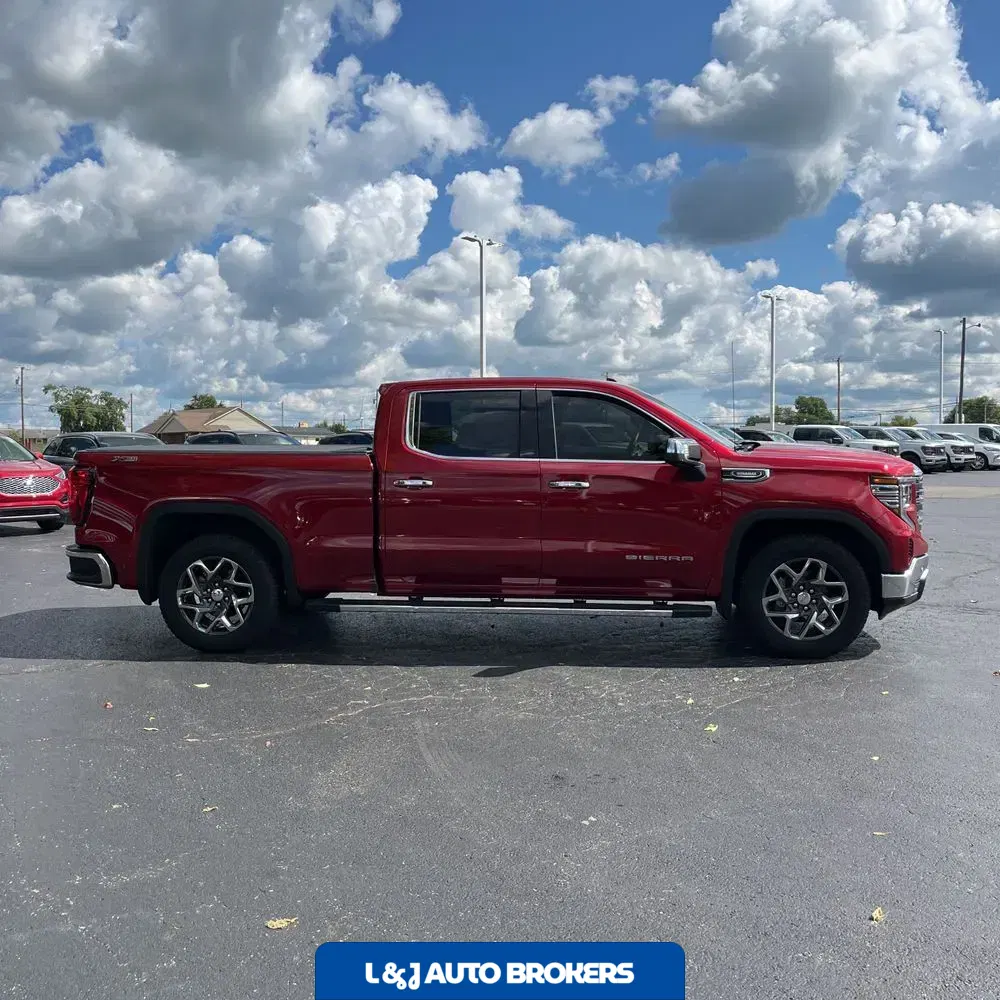 2024 GMC Sierra 1500 SLT