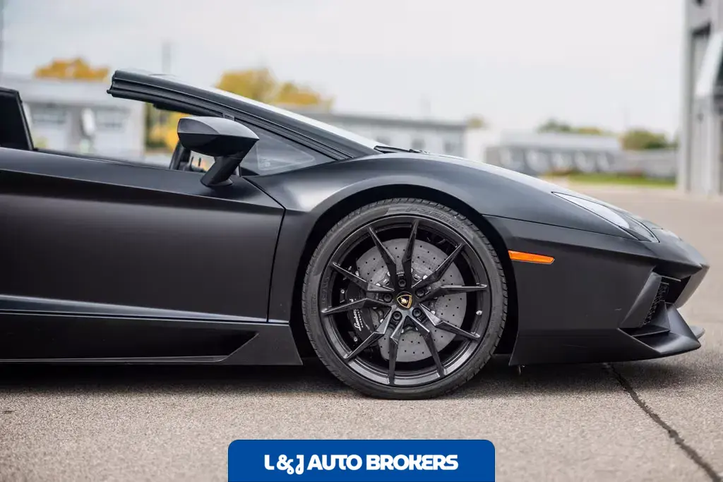 2015 Lamborghini Aventador Roadster
