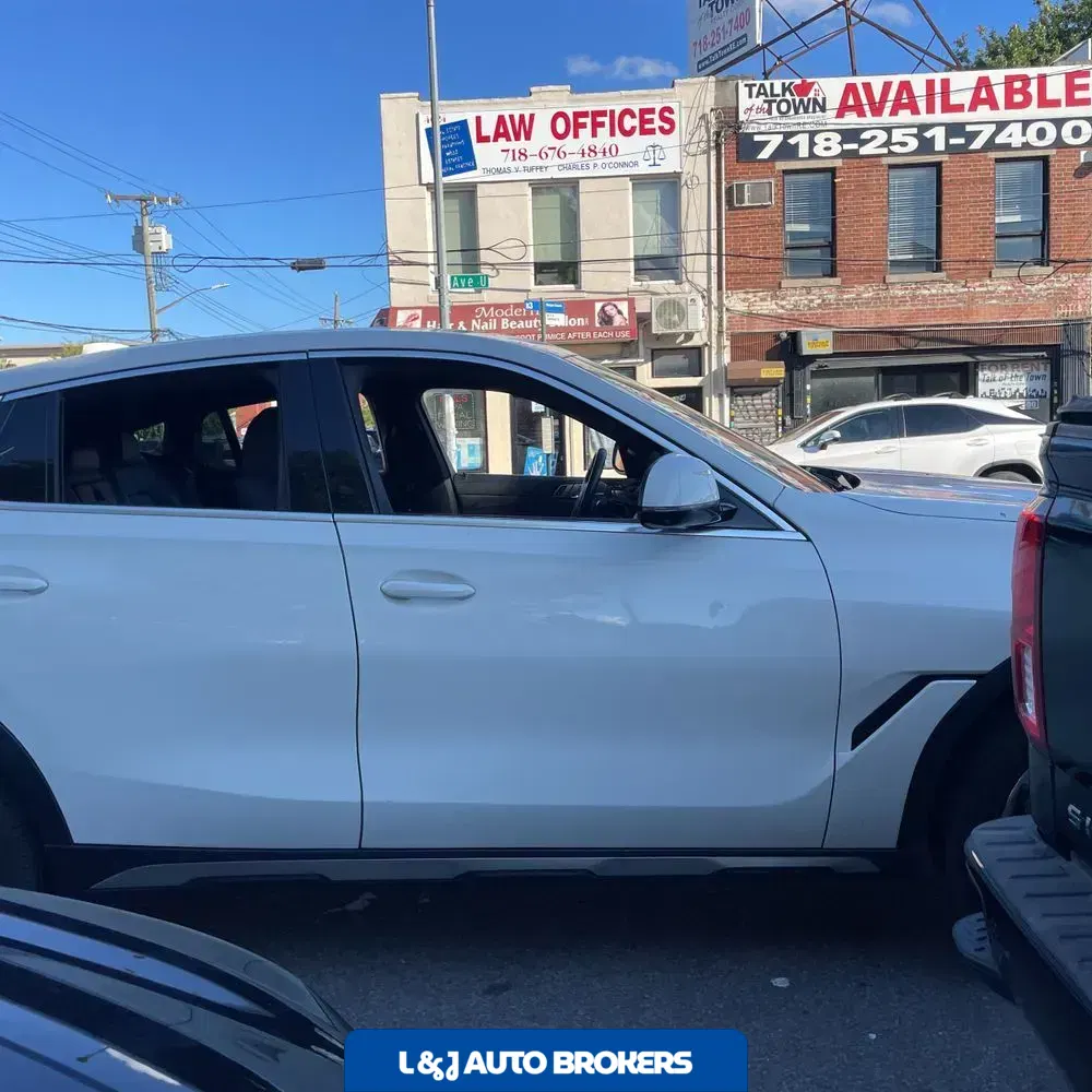 2023 BMW X6 XDrive40i