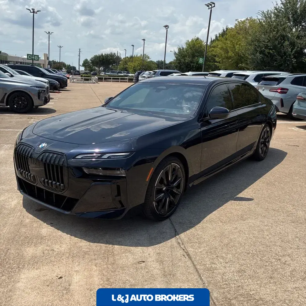 2023 BMW 7-Series 740i