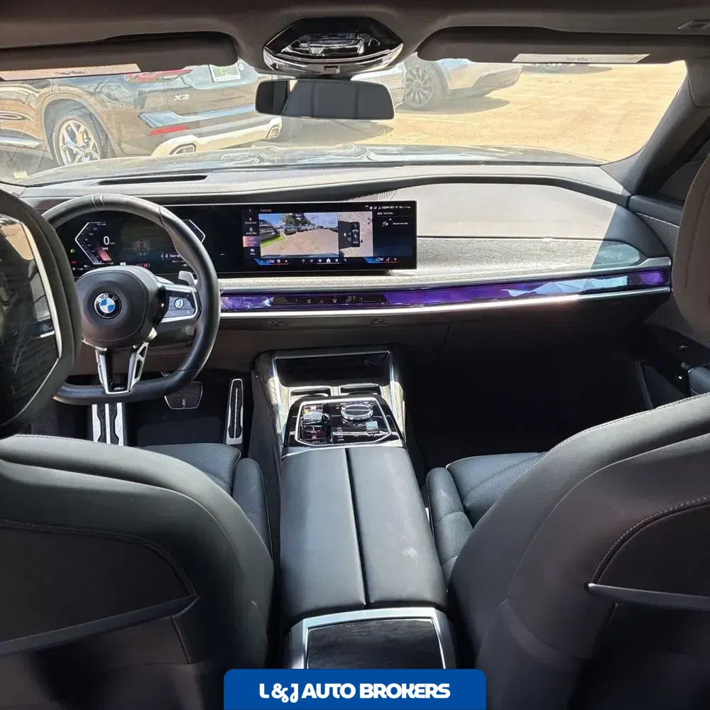 2023 BMW 7-Series 740i