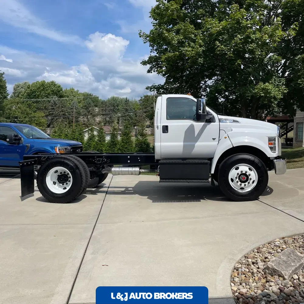 2025 Ford F-750 Super Duty