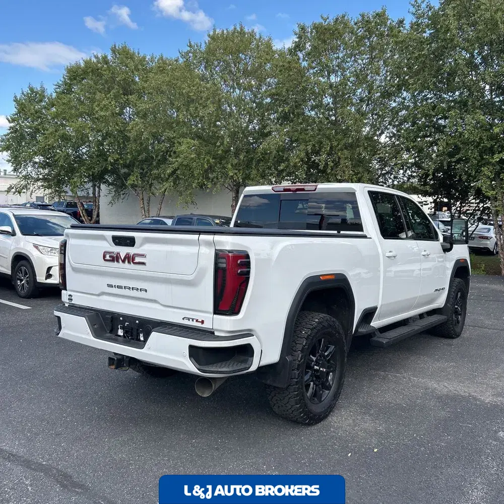 2024 GMC Sierra 2500 AT4