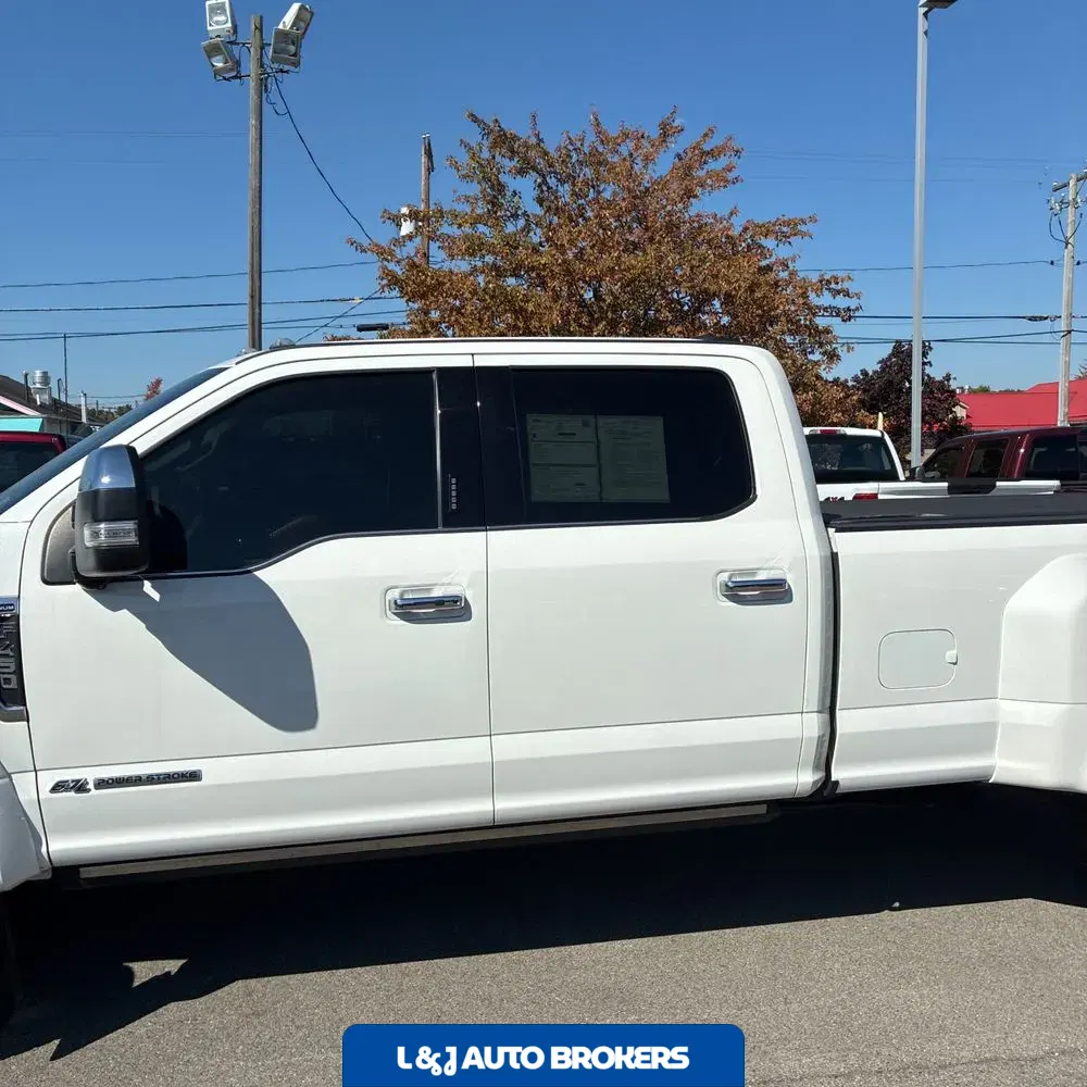 2022 Ford F-450 Super Duty Platinum