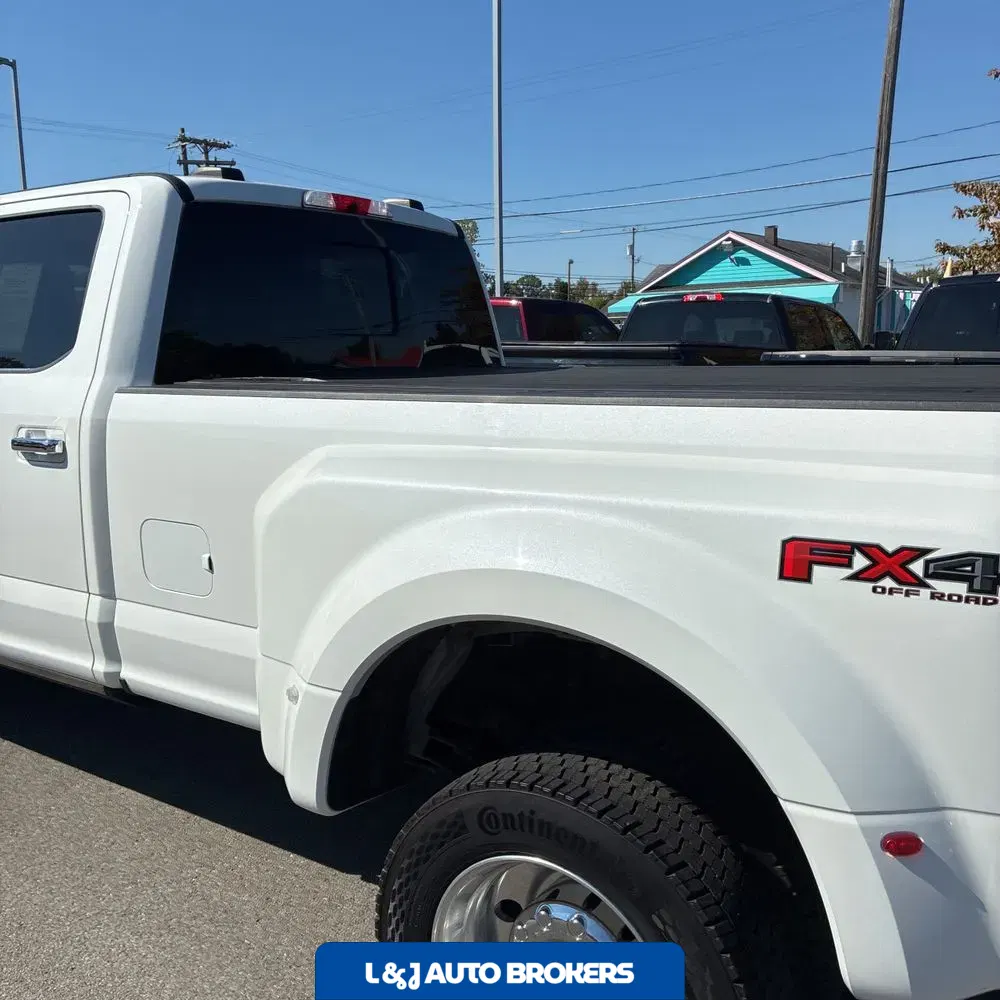 2022 Ford F-450 Super Duty Platinum